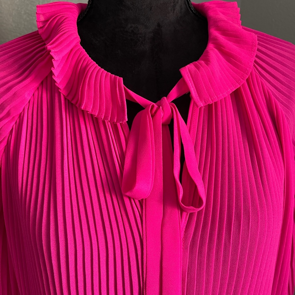 Pink blouse - Picture 3 of 4